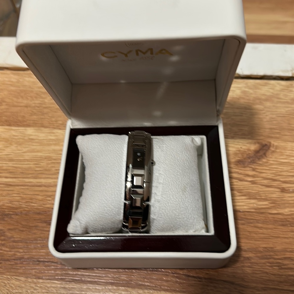 ladies cyma silver watch